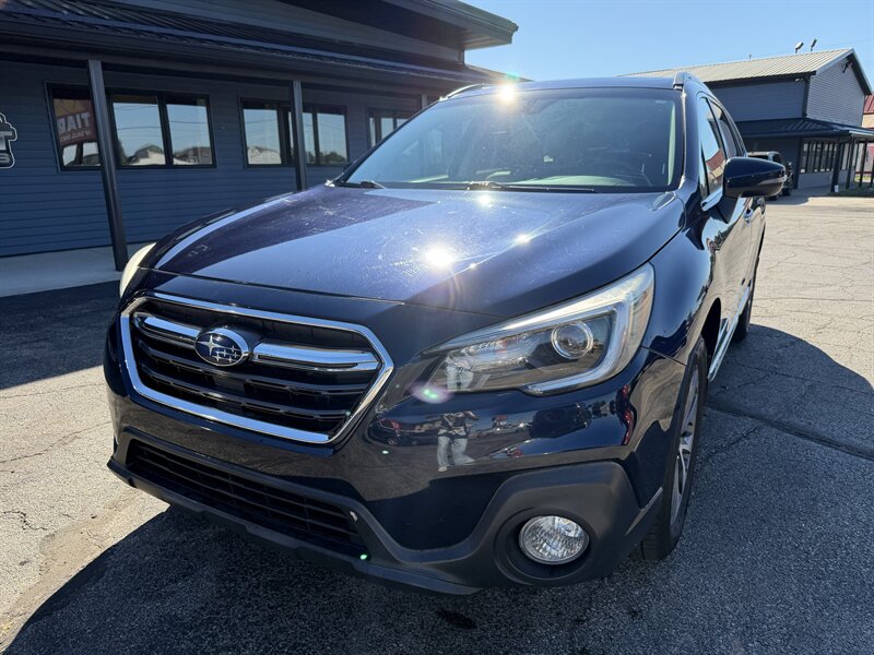 2018 Subaru Outback 2.5i Touring   - Photo 1 - Elkhart, IN 46514