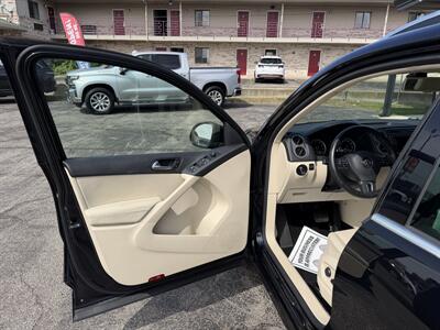 2017 Volkswagen Tiguan 2.0T Wolfsburg Edition 4M - Photo 10 - Elkhart, IN 46514