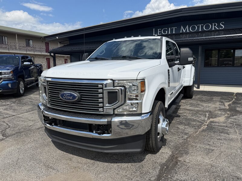 2022 Ford F-350 Super Duty XL   - Photo 1 - Elkhart, IN 46514