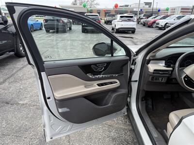 2020 Lincoln Corsair Standard   - Photo 8 - Elkhart, IN 46514