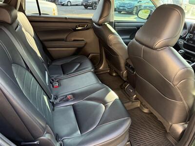 2023 Toyota Highlander L   - Photo 14 - Elkhart, IN 46514
