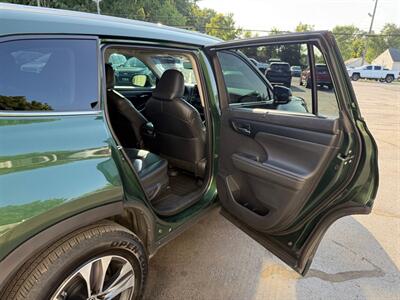 2023 Toyota Highlander L   - Photo 13 - Elkhart, IN 46514