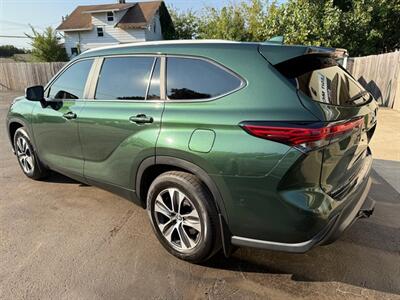 2023 Toyota Highlander L   - Photo 3 - Elkhart, IN 46514