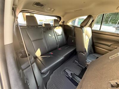 2023 Toyota Highlander L   - Photo 15 - Elkhart, IN 46514