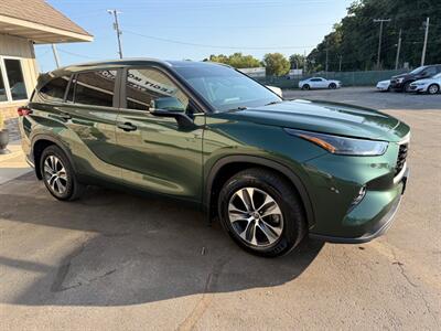2023 Toyota Highlander L   - Photo 6 - Elkhart, IN 46514