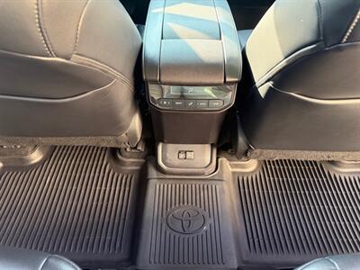 2023 Toyota Highlander L   - Photo 16 - Elkhart, IN 46514