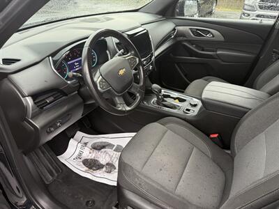 2022 Chevrolet Traverse LT Cloth   - Photo 11 - Elkhart, IN 46514