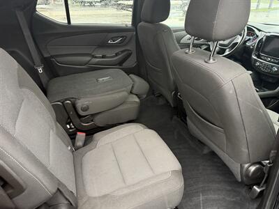 2022 Chevrolet Traverse LT Cloth   - Photo 15 - Elkhart, IN 46514
