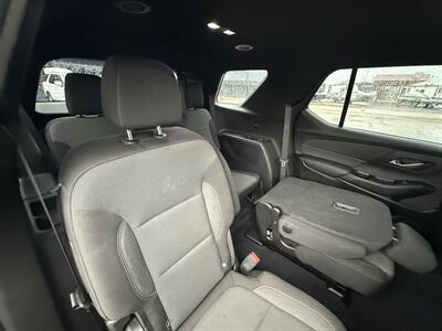 2022 Chevrolet Traverse LT Cloth   - Photo 16 - Elkhart, IN 46514