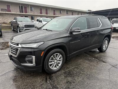 2022 Chevrolet Traverse LT Cloth   - Photo 2 - Elkhart, IN 46514