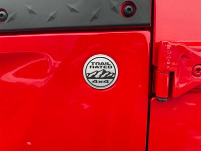 2020 Jeep Gladiator SPORT   - Photo 3 - Elkhart, IN 46514