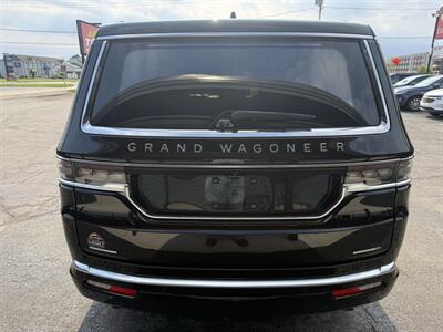 2023 Jeep Grand Wagoneer Series III Obsidian   - Photo 6 - Elkhart, IN 46514