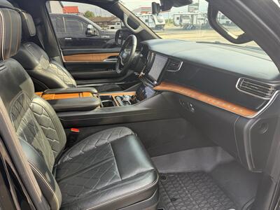 2023 Jeep Grand Wagoneer Series III Obsidian   - Photo 21 - Elkhart, IN 46514