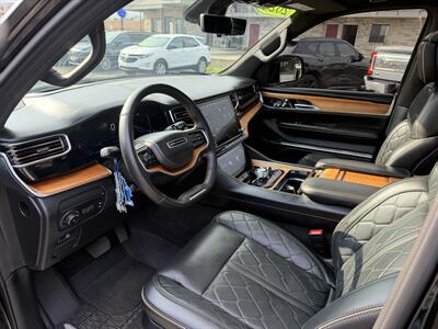 2023 Jeep Grand Wagoneer Series III Obsidian   - Photo 12 - Elkhart, IN 46514