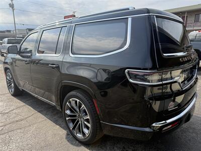 2023 Jeep Grand Wagoneer Series III Obsidian   - Photo 5 - Elkhart, IN 46514
