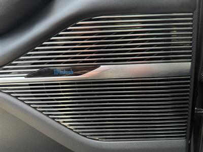 2023 Jeep Grand Wagoneer Series III Obsidian   - Photo 22 - Elkhart, IN 46514