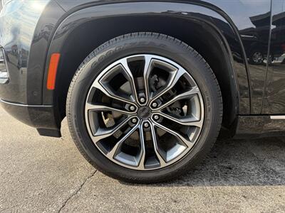 2023 Jeep Grand Wagoneer Series III Obsidian   - Photo 3 - Elkhart, IN 46514