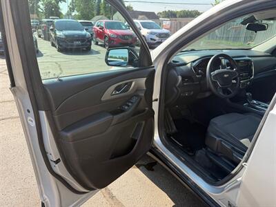 2020 Chevrolet Traverse LS   - Photo 10 - Elkhart, IN 46514