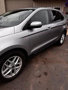 2023 Ford Edge SEL   - Photo 2 - Elkhart, IN 46514