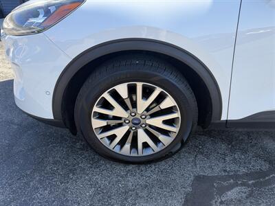 2020 Ford Escape Titanium   - Photo 4 - Elkhart, IN 46514