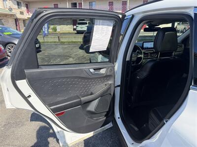2020 Ford Escape Titanium   - Photo 13 - Elkhart, IN 46514