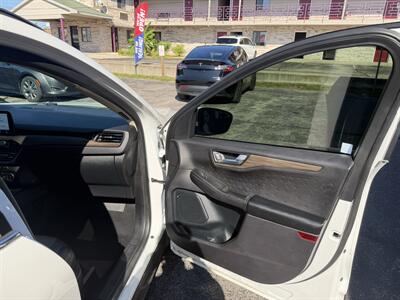 2020 Ford Escape Titanium   - Photo 17 - Elkhart, IN 46514