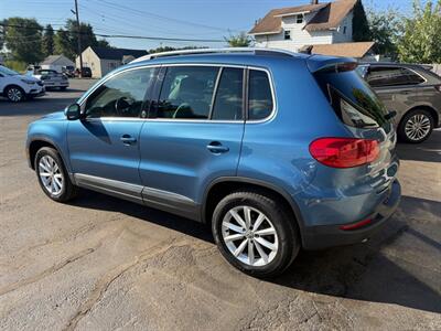 2017 Volkswagen Tiguan WOLFSBURG   - Photo 3 - Elkhart, IN 46514