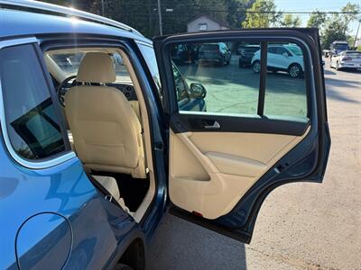 2017 Volkswagen Tiguan WOLFSBURG   - Photo 15 - Elkhart, IN 46514