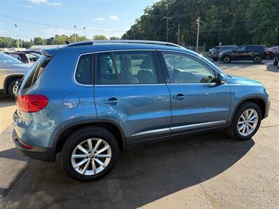 2017 Volkswagen Tiguan WOLFSBURG   - Photo 6 - Elkhart, IN 46514
