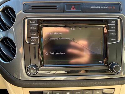 2017 Volkswagen Tiguan WOLFSBURG   - Photo 21 - Elkhart, IN 46514