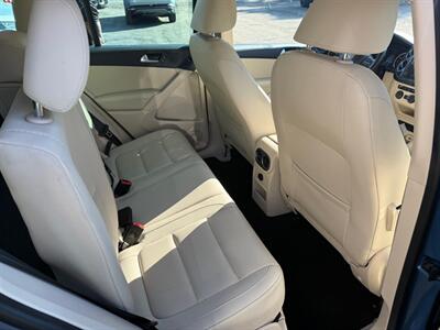 2017 Volkswagen Tiguan WOLFSBURG   - Photo 16 - Elkhart, IN 46514