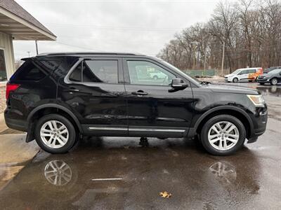 2018 Ford Explorer XLT   - Photo 9 - Elkhart, IN 46514