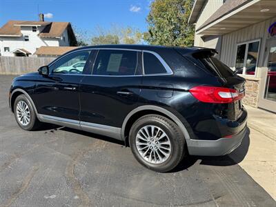 2016 Lincoln MKX SELECT   - Photo 2 - Elkhart, IN 46514