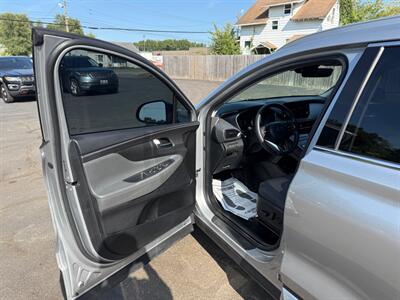 2022 Hyundai SANTA FE SEL   - Photo 8 - Elkhart, IN 46514
