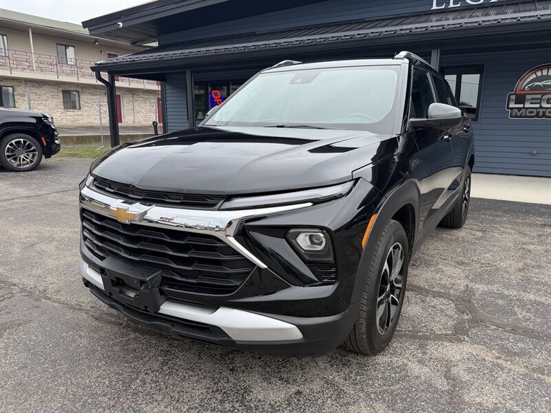 2024 Chevrolet Trailblazer LT   - Photo 1 - Elkhart, IN 46514