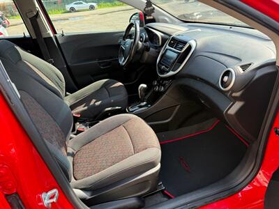 2017 Chevrolet Sonic LT   - Photo 14 - Elkhart, IN 46514