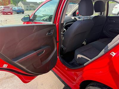2017 Chevrolet Sonic LT   - Photo 11 - Elkhart, IN 46514