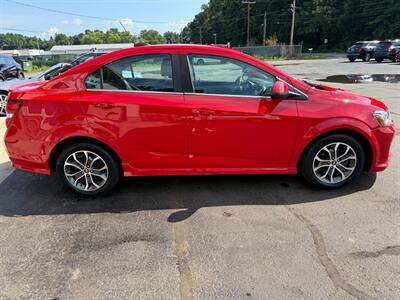 2017 Chevrolet Sonic LT   - Photo 6 - Elkhart, IN 46514