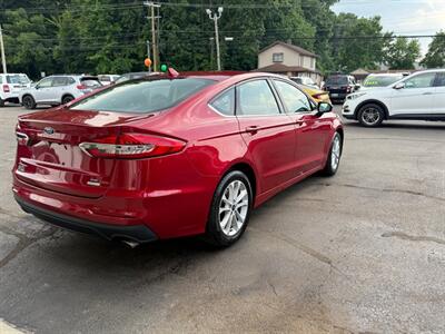 2020 Ford Fusion SE   - Photo 10 - Elkhart, IN 46514