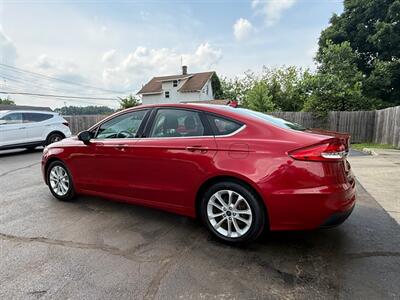 2020 Ford Fusion SE   - Photo 3 - Elkhart, IN 46514