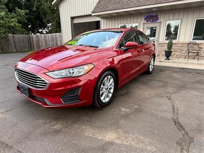 2020 Ford Fusion SE   - Photo 2 - Elkhart, IN 46514