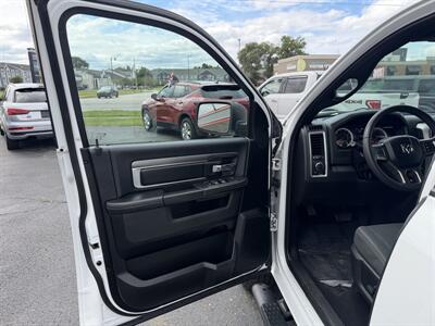 2023 RAM 1500 Classic Warlock   - Photo 11 - Elkhart, IN 46514