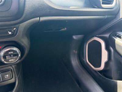 2015 Jeep Renegade LIMITED   - Photo 20 - Elkhart, IN 46514