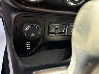 2015 Jeep Renegade LIMITED   - Photo 28 - Elkhart, IN 46514