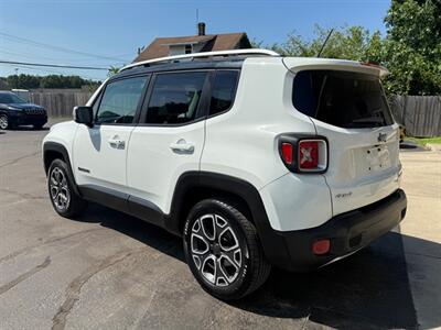 2015 Jeep Renegade LIMITED   - Photo 10 - Elkhart, IN 46514