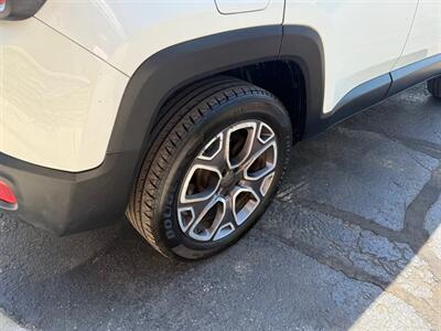 2015 Jeep Renegade LIMITED   - Photo 11 - Elkhart, IN 46514