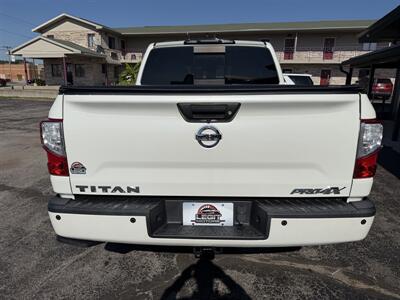 2018 Nissan Titan PRO-4X   - Photo 6 - Elkhart, IN 46514