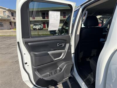 2018 Nissan Titan PRO-4X   - Photo 13 - Elkhart, IN 46514