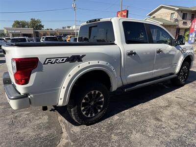 2018 Nissan Titan PRO-4X   - Photo 7 - Elkhart, IN 46514