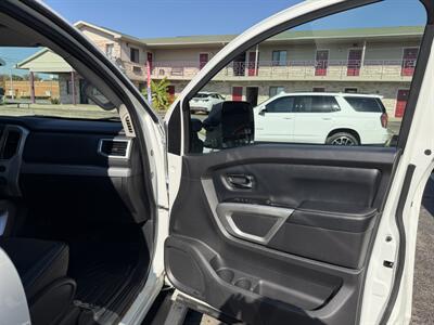 2018 Nissan Titan PRO-4X   - Photo 19 - Elkhart, IN 46514